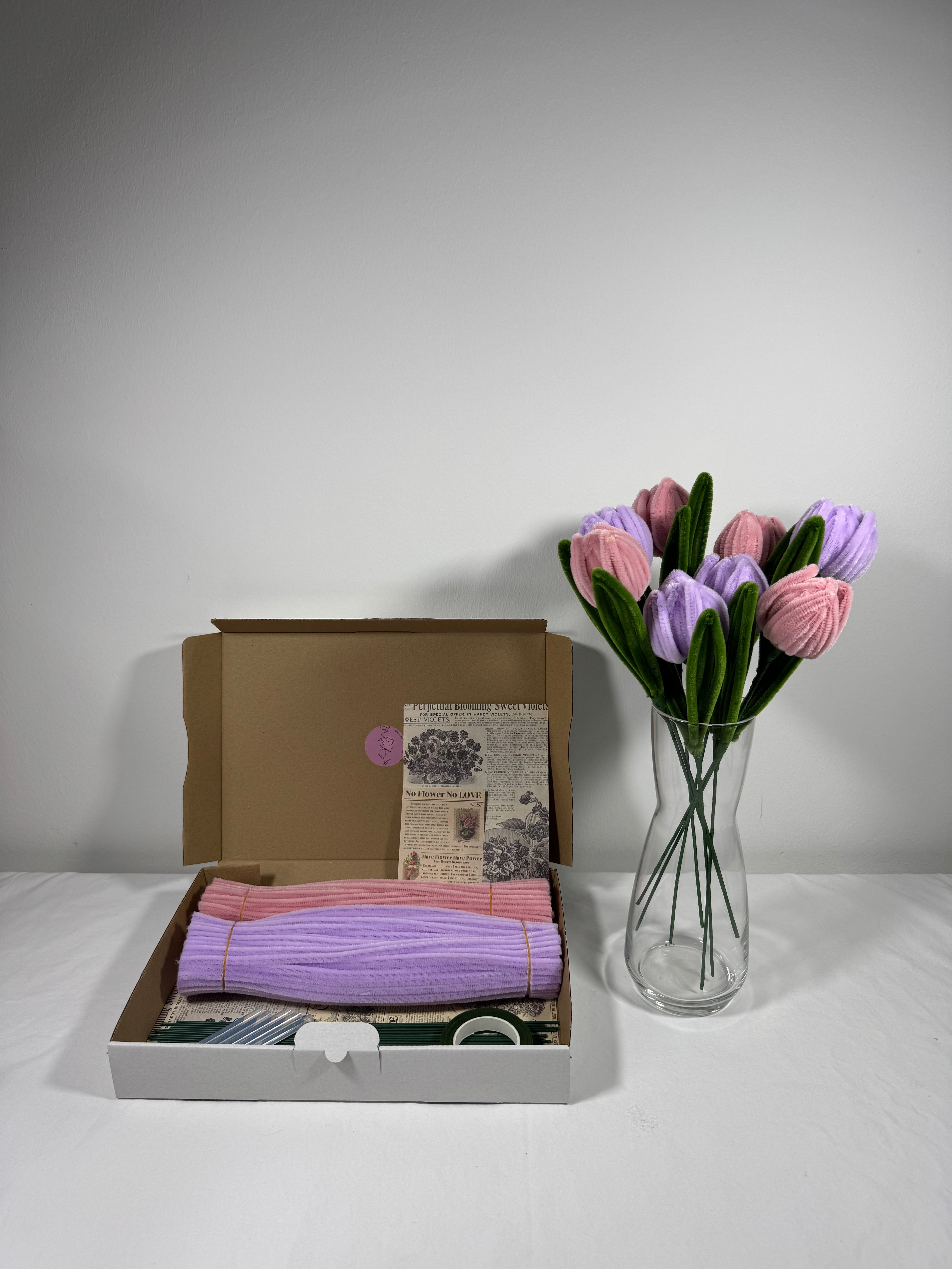 Tulpen Bastelset – Blumen aus Pfeifenreinigern (Pink & Lila)